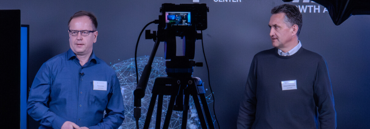 Michael und Thomas beim Dienstleistungsforum vor der Kamera