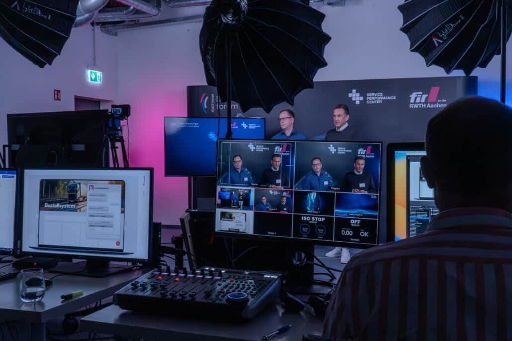 Michael und Thomas im Studio des Dienstleistungsforums Aachen