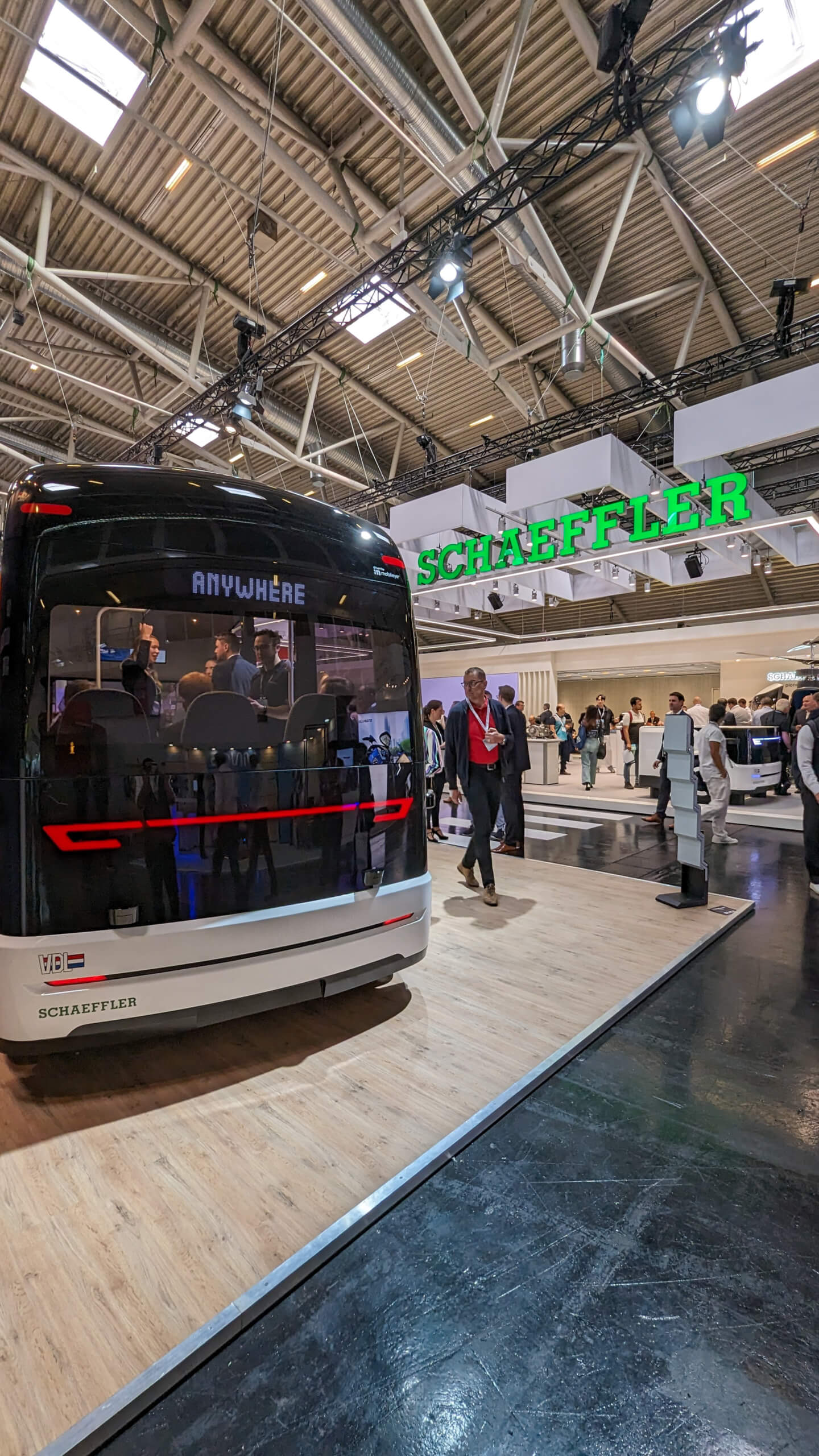 targenio am Stand von Schaeffler