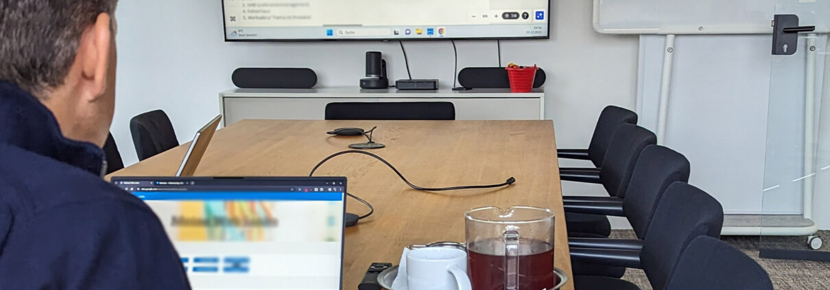 Michael in der Vorbereitung auf einen Workshop