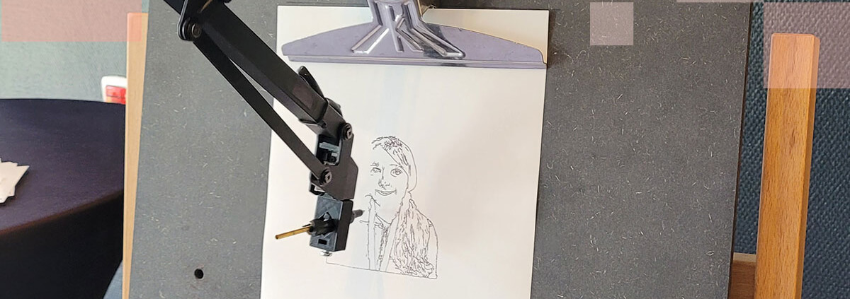 Roboter erstellt eine Zeichnung